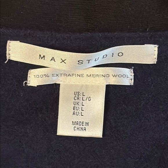 Max Studio Navy and Gray Cardigan Sweater with pockets size large - Picture 2 of 6